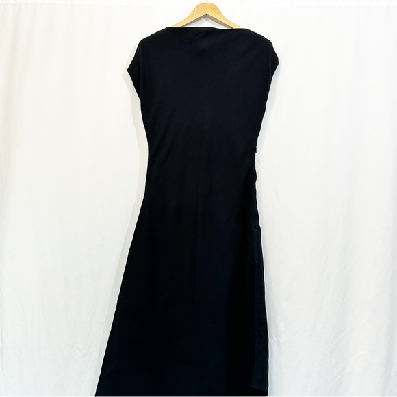 NWT YEON Hoshi Asymmetrical Hem Short Sleeve Boatneck Midi Dress in Black - Picture 8 of 14